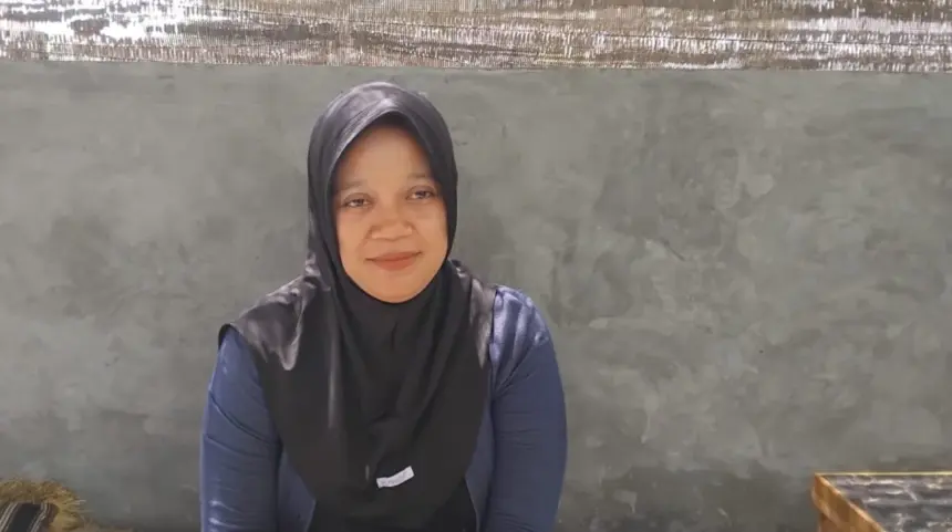 Eks Sekdes Kalisabuk.Toifatun Nuriyah menggugat Kepala Desa Kalisabuk ke Pengadilan Tata Usaha Negara (PTUN) Semarang. (Tri Aji).