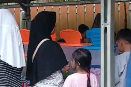 Suasana berburu takjil di Desa Wisata Karangmangu. (Foto: Tangkapan layar TikTok @desawisatakarangmangu)