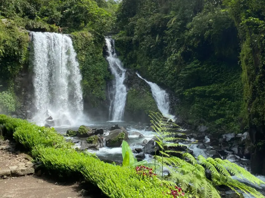 Curug jenggala baturraden
