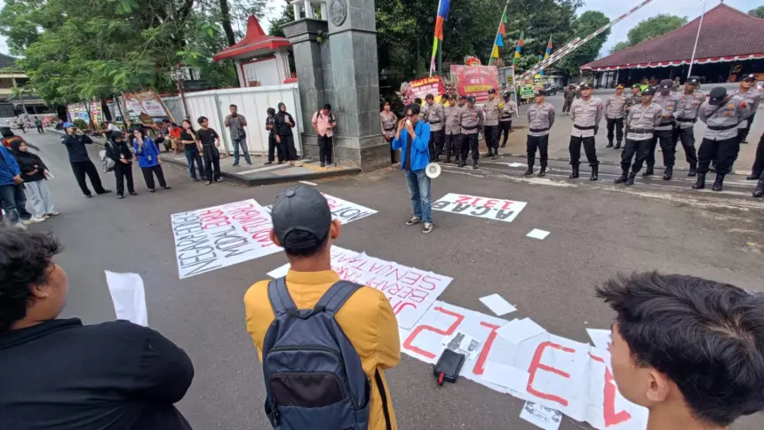 Demo di hut banyumas ke 455