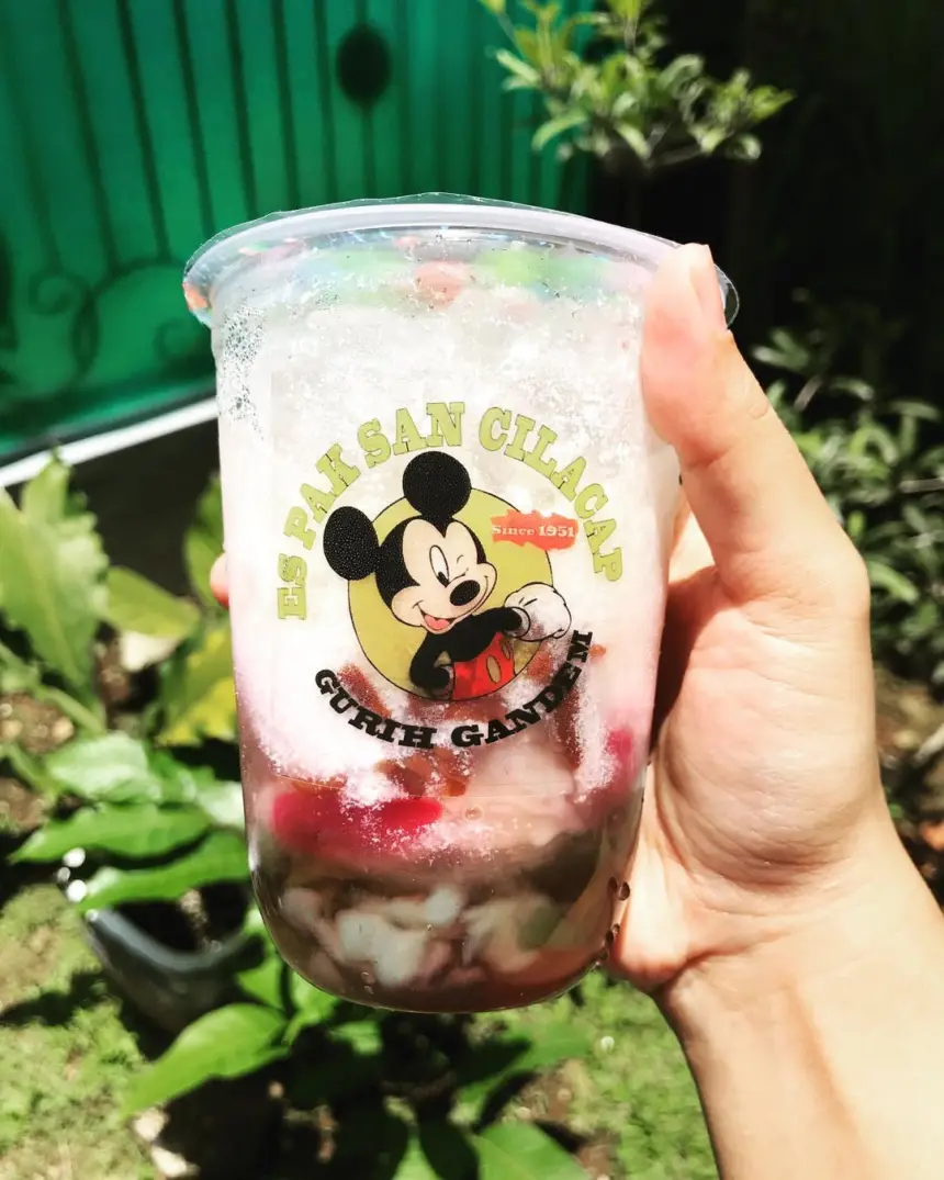 Es Pak San Cilacap, kuliner legendaris sejak 1957. (Foto: Instagram @espaksancilacap)