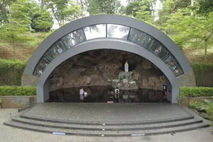 Gua maria kaliori banyumas