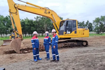 Proses Groundbreaking Proyek Hilirisasi Pertamina di Kilang Cilacap. (Tri Aji).