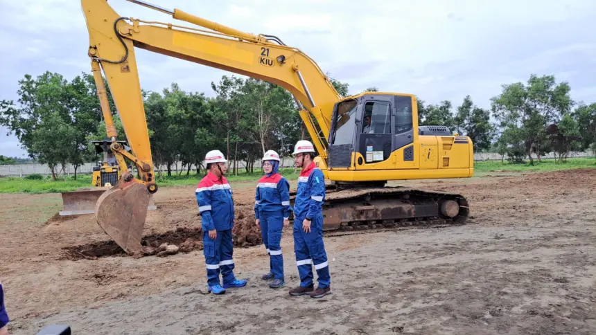 Proses Groundbreaking Proyek Hilirisasi Pertamina di Kilang Cilacap. (Tri Aji).