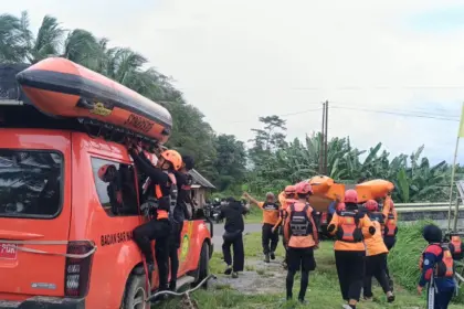 Tagirun pencarian orang hilang di sungai kalimeneng purworejo