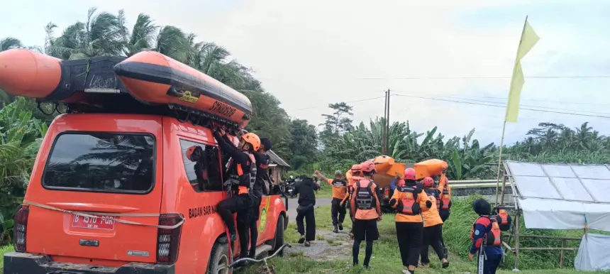 Tagirun pencarian orang hilang di sungai kalimeneng purworejo