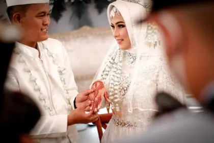 Islam larang nikah beda agama