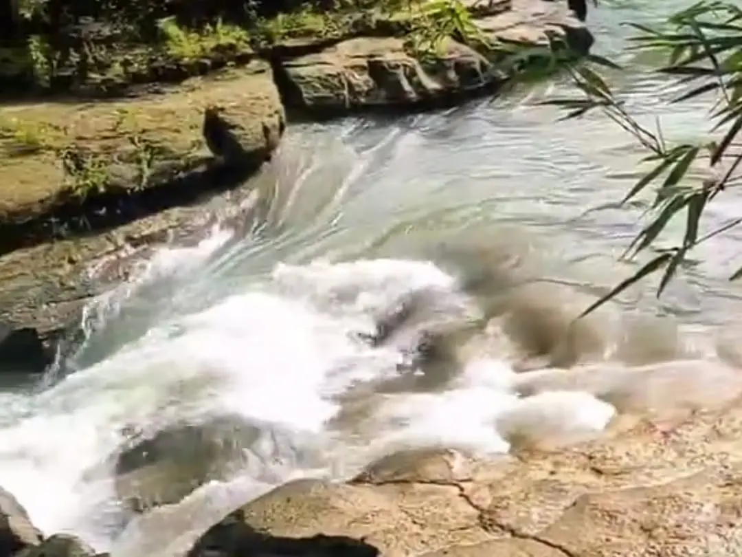 Penampakan Kedung Kampak, Green Canyon versi Desa Selenegara, Kecamatan Sumpiuh, Banyumas. (Foto: Tangkapan layar TikTok @pemudaa..04)