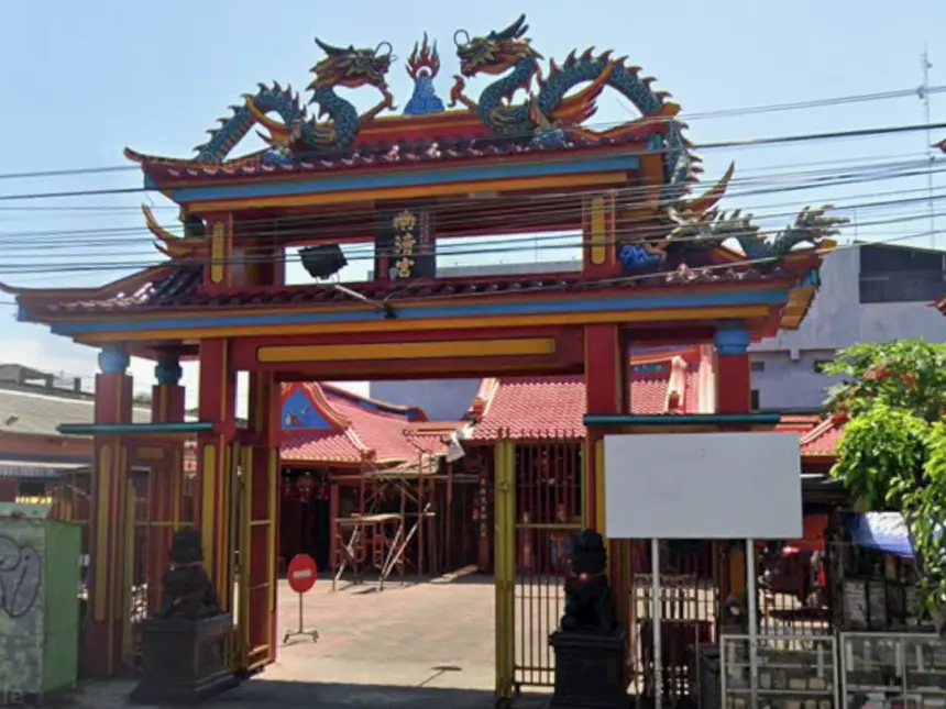 Klenteng Lam Tjeng Kiong di Cilacap, yang masih berdiri kokoh sejak 1899. (Foto: Tangkapan layar Google Maps)