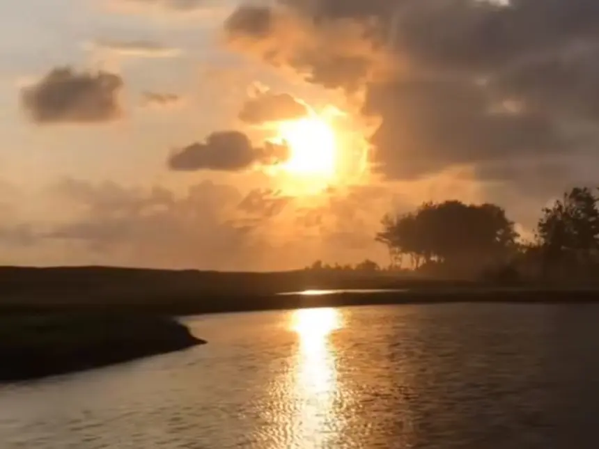 Spot hidden gem di pesisir selatan Cilacap, Laguna Srandil. (Foto: Tangkapan layar TikTok @stryoaji_8)
