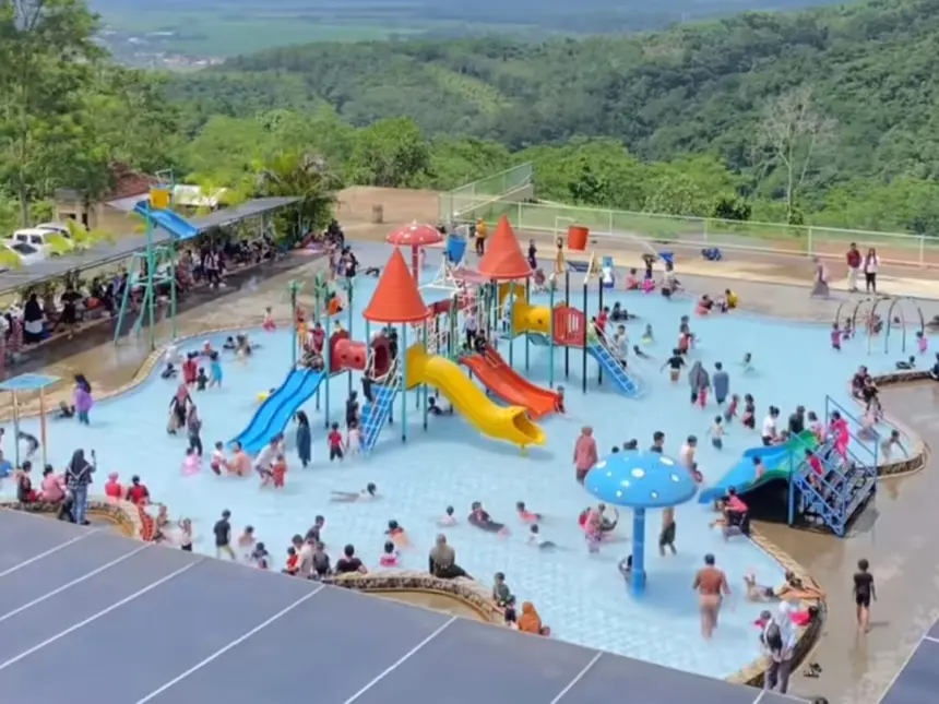 Wisata air Leuit Hills di Desa Bener, Kecamatan Majenang, Kabupaten Cilacap. (Tangkapan layar TikTok @leuit.hills)
