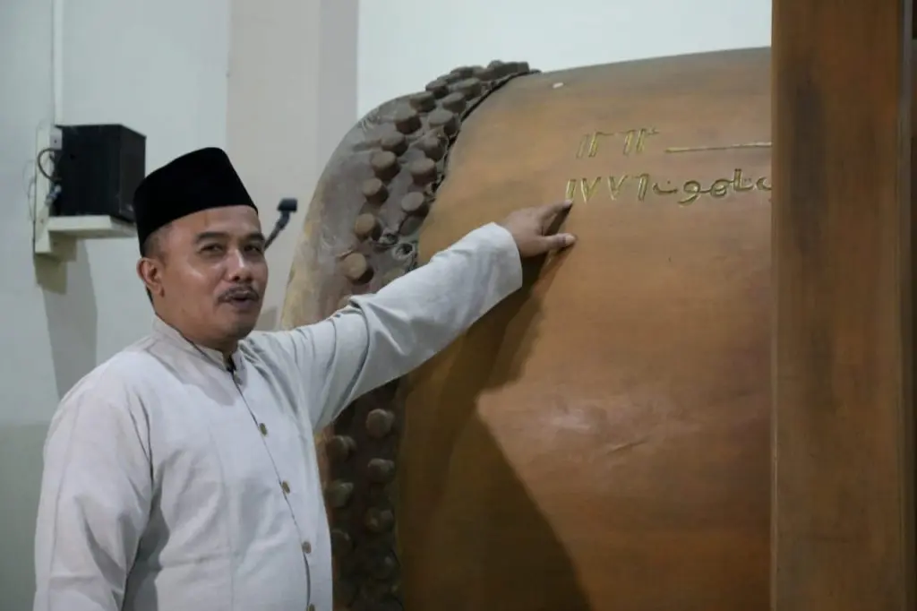 Sejarah pembangunan sekitar tahun 1776 Masehi merujuk pada temuan beduk kuno di dalam masjid. (Foto: jatengprov.go.id)