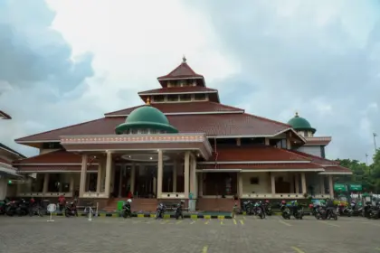 Potret Masjid Agung Darussalam Cilacap. (Foto: jatengprov.go.id) 
