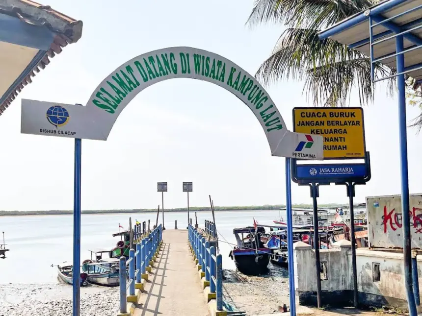 Ngabuburit dermaga sleko cilacap