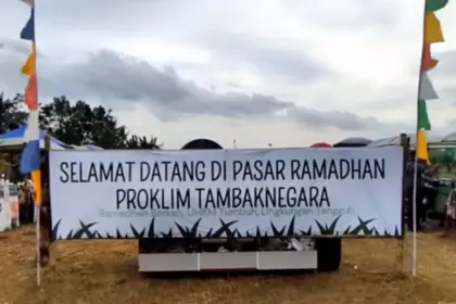 Pasar Ramadan Proklim Tambaknegara di sebelah barat SDN 1 Tambaknegara, Rawalo, Banyumas. (Foto: Tangkapan layar TikTok @deswitatambaknegara)