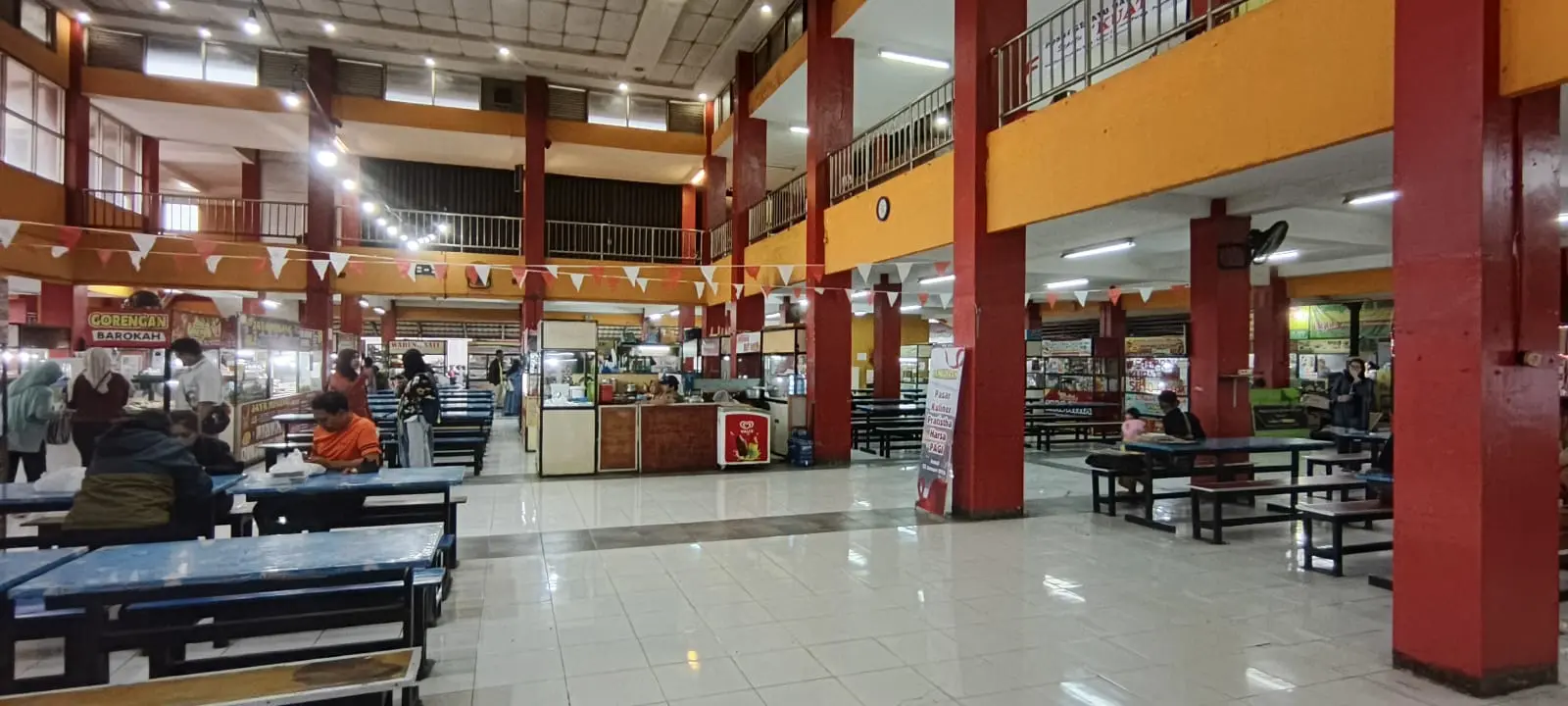 Pratisha Harsa pasar pereng