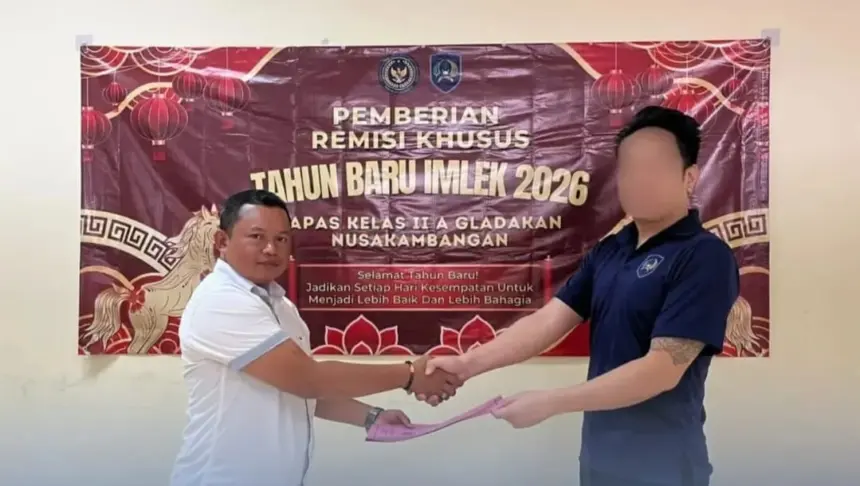 Warga Binaan Lapas Gladakan Nusakambangan terima remisi khusus Hari Raya Imlek. (Ditjenpas Jateng).