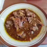 Penampakan Rica-Rica Basur Mak Kepyar yang menggugah selera. (Foto: Google Maps/Ahmad S.)