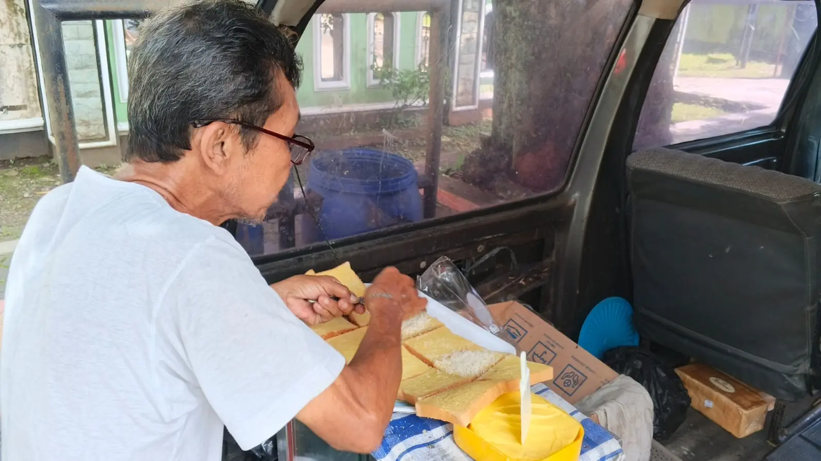 Roti bakar legendaris pak markus