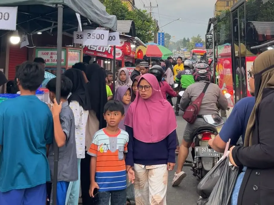 War takjil baturraden