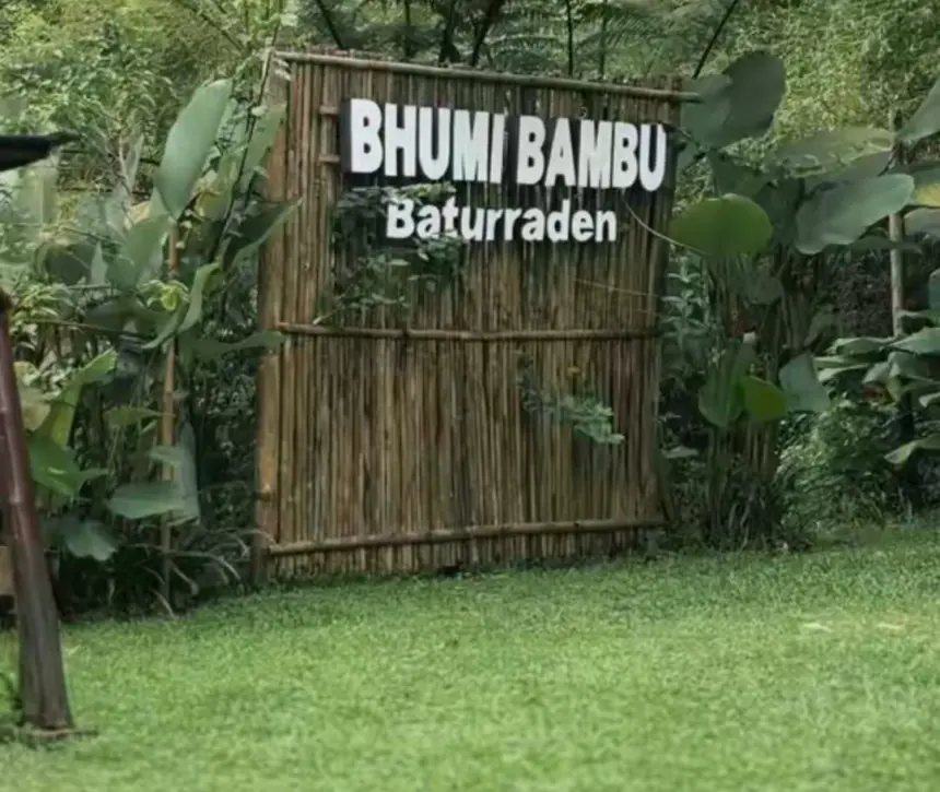 Bhumi Bambu, salah satu destinasi wisata alam yang berada di kawasan Baturraden, Kabupaten Banyumas. (Foto: TikTok @bhumi_bambu)