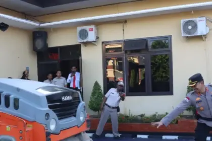 Operasi pekat