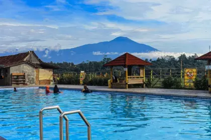Karanganyar waterpark patikraja banyumas