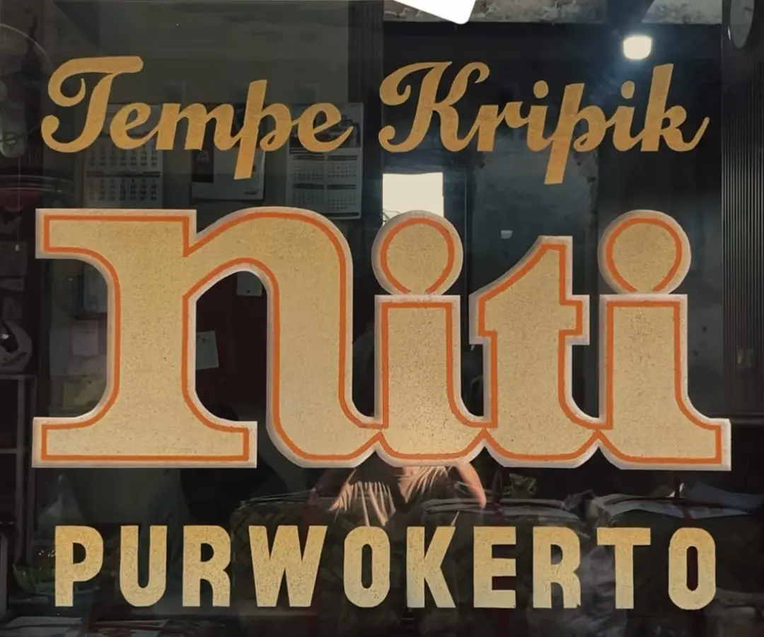 Keripik Niti, pelopor keripik tempe di Purwokerto yang terkenal sejak 1967 silam. (Foto: TikTok @keripiktempeniti) 