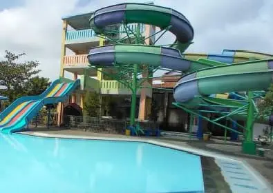 Kolam Renang Tirtamas Indah Waterpark Cilacap