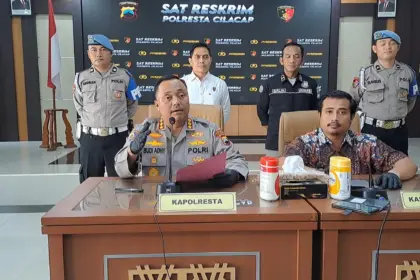 Konferensi pers pembunuhan wn singapura polresta cilacap