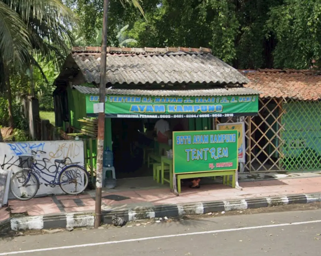 Sejarah panjang Soto Tentrem Hj. Maryam, yang saat ini berada di Jalan Ahmad Yani, depan SMP Negeri 1 Cilacap. (Foto: Google Street View)