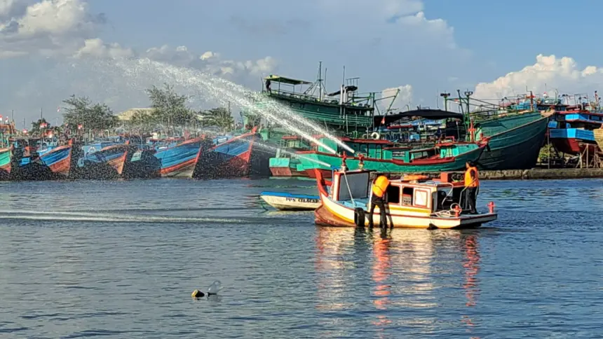 Mitigasi kebakaran kkp di pelabuhan cilacap