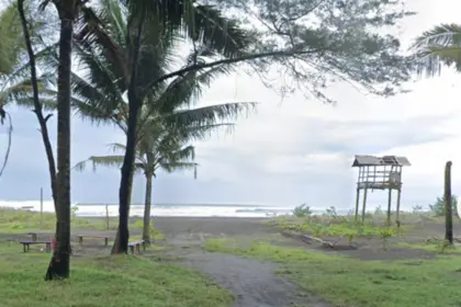 Pantai Wagir Indah Adipala Cilacap