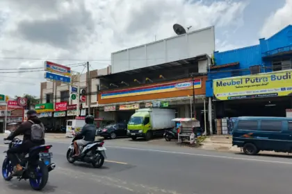 Parkir indomaret banyumas