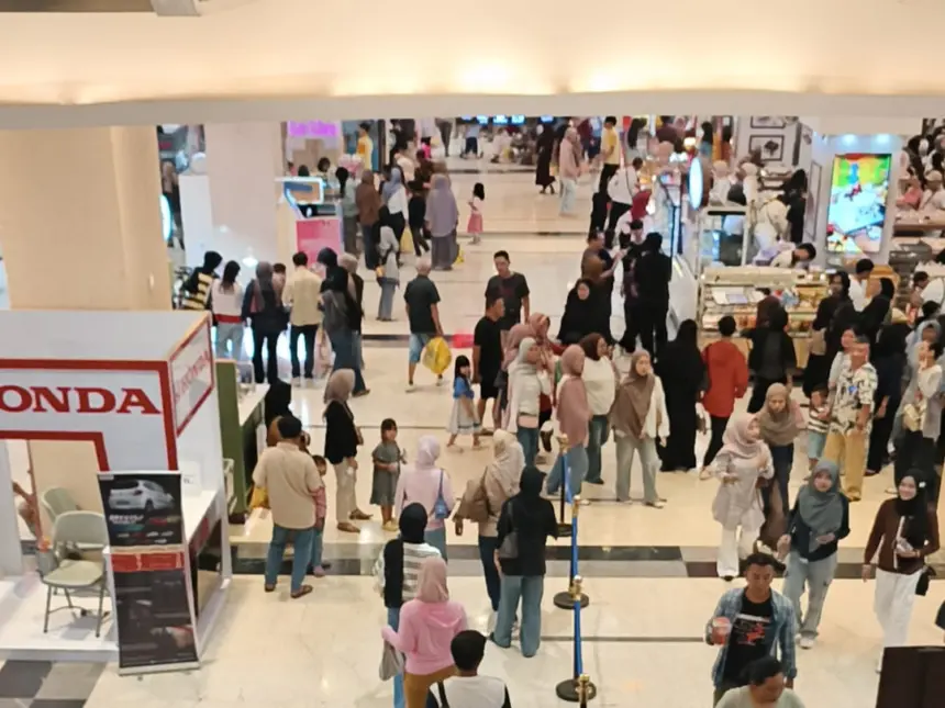 Situasi Rita Supermall Purwokerto, Selasa (22/3/2026) yang dipadati pengunjung. (Foto: Dok cilacaptoday.com)