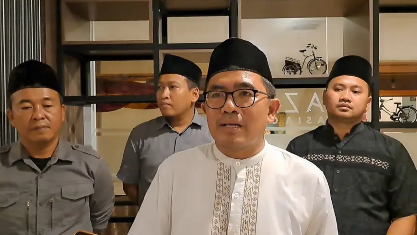 Sekretaris PCNU Cilacap Khasam Bisri saat menyampaikan terkait upaya pencegahan paham radikalisme di lingkungan pendidikan. (Tri Aji).