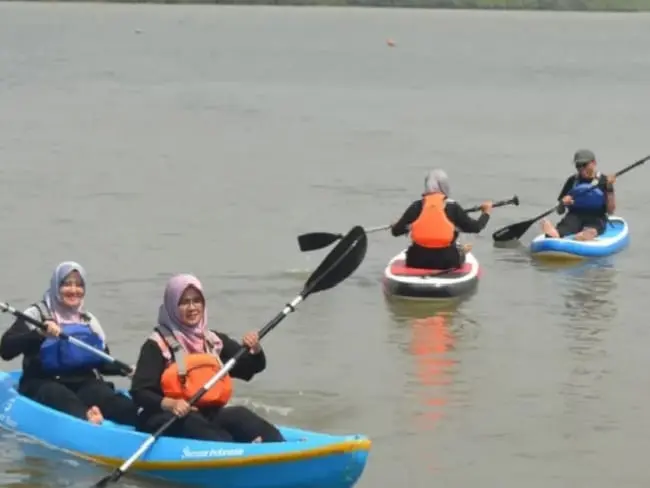 Pesona Wisata Mangrove Demangkarta yang berjarak 15 menit dari pusat kota Cilacap. (Foto: Instagram @dlhcilacap)