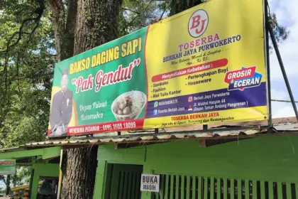 Warung Bakso Pak Gendut di dekat Wana Wisata Baturraden. (Foto: cilacaptoday.com) 