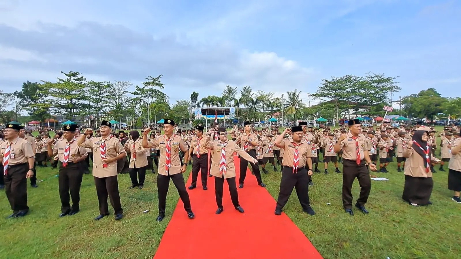 Plt Bupati Cilacap Ammy Amalia Fatma Surya membuka Pesta Siaga 2026 di Lapangan Jati Persada Cilacap. (Tri Aji).