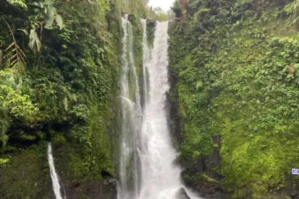 Kemegahan Curug Ramun di Baturraden yang menyimpan filosofi nama mendalam dari kearifan lokal. (Foto: cilacaptoday.com)