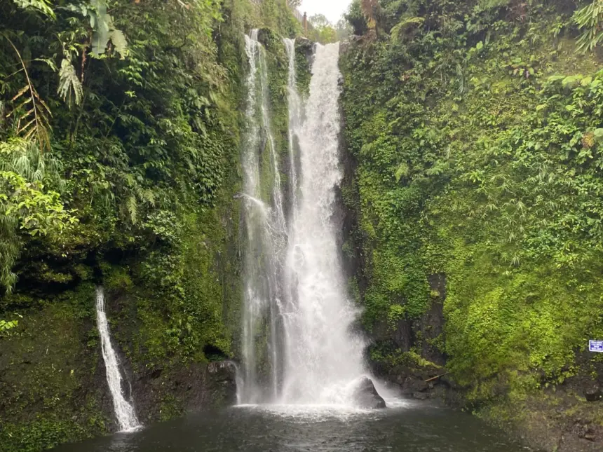 Kemegahan Curug Ramun di Baturraden yang menyimpan filosofi nama mendalam dari kearifan lokal. (Foto: cilacaptoday.com)