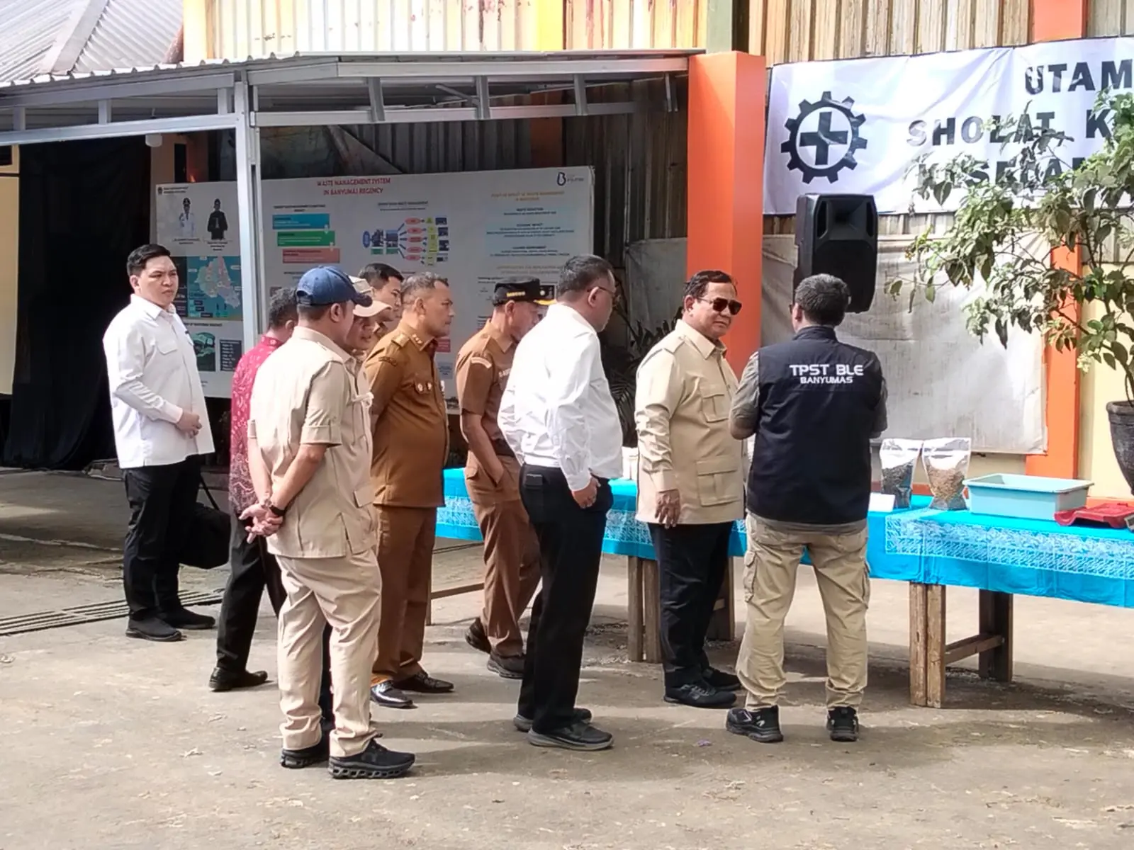 Presiden RI Prabowo Subianto saat melakukan mengunjungi kawasan TPA BLE Kaliori, Kabupaten Banyumas, Selasa (28/04/2026).(Foto: Wahyu Sumantri)