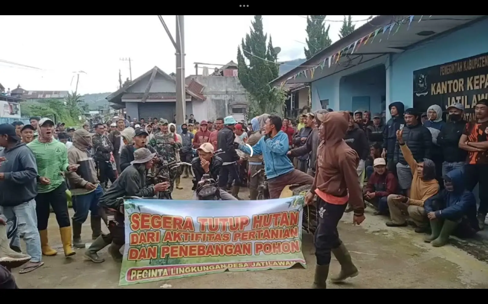 Peringatan hari bumi di banjarnegara