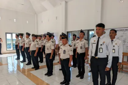 Jajaran petugas Lapas Terbuka Nusakambangan ikrar zero halinar. (Lapas Terbuka).