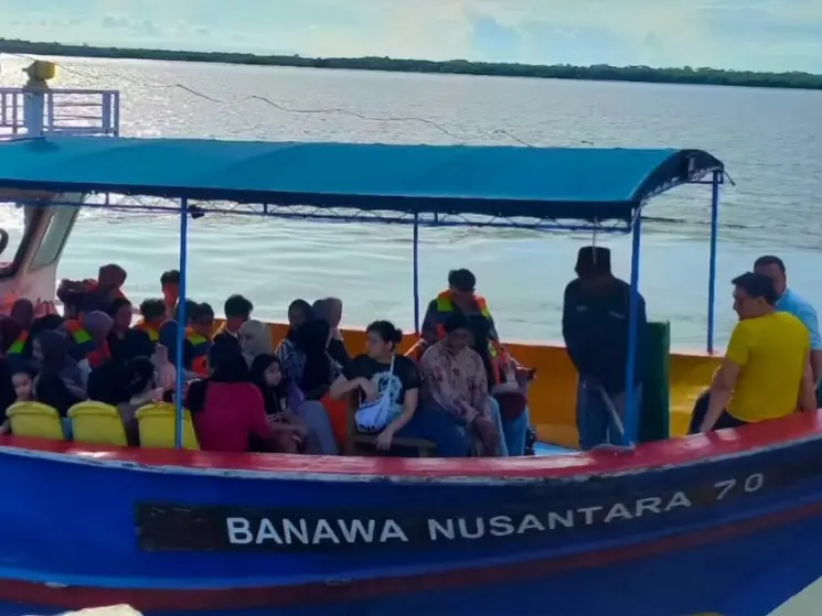 Kapal wisata bahari cilacap