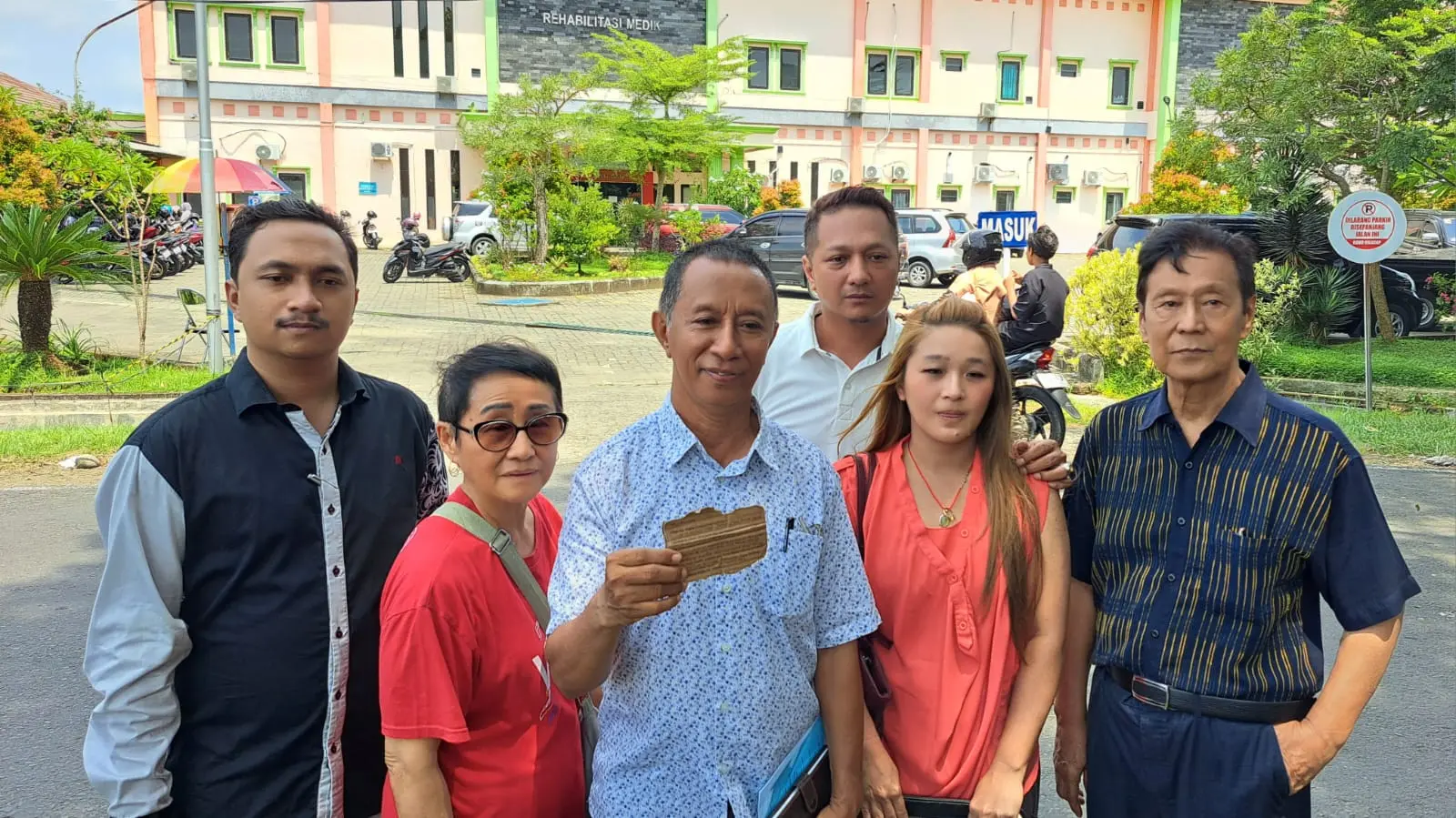 Keluarga pasien rehabilitasi Aloysius Soni rsud cilacap