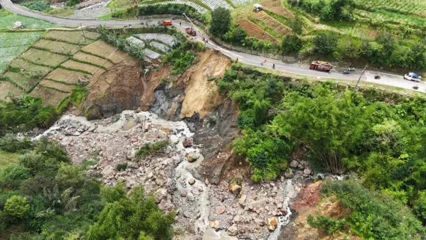 Longsor jalan kaliireng ratamba banjarnegara