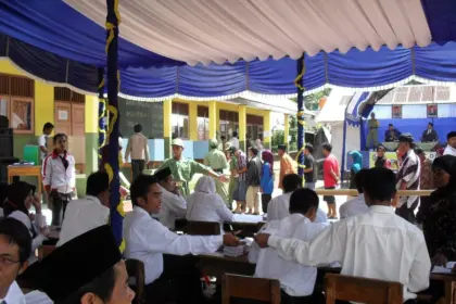 Suasana Pilkades di Desa Plorengan Kecamatan Kalibening periode sebelumnya. (foto: Heri Cahyono)
