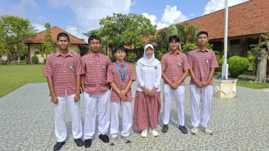 Tim peneliti muda dari SMA Negeri 2 Cilacap sukses menorehkan prestasi membanggakan di kancah nasional. (dok SMA Negeri 2 Cilacap)