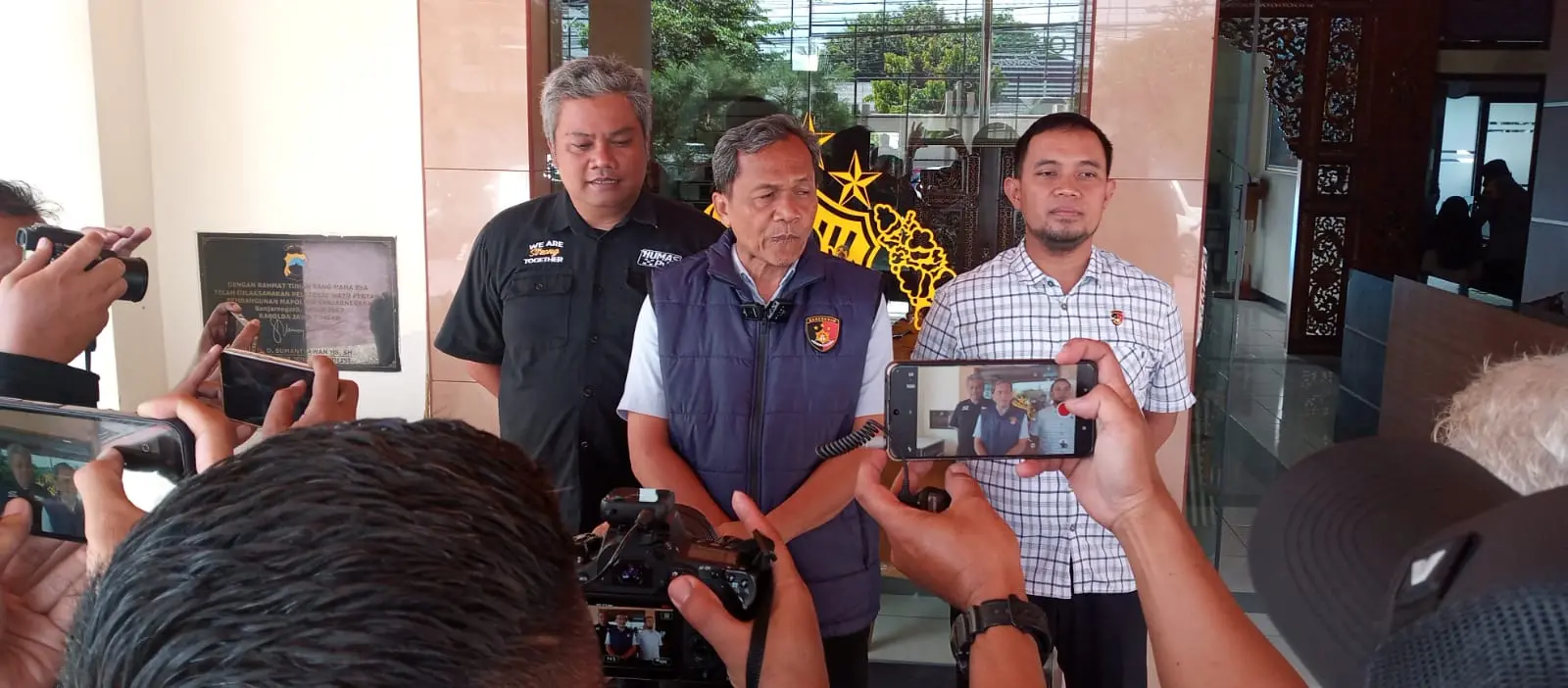Kasat Reskrim Polres Banjarnegara, AKP Sugeng Tugino saat memberikan keterangan kepada wartawan, Jumat (24/4/2026). (Foto: Heri Cahyono)